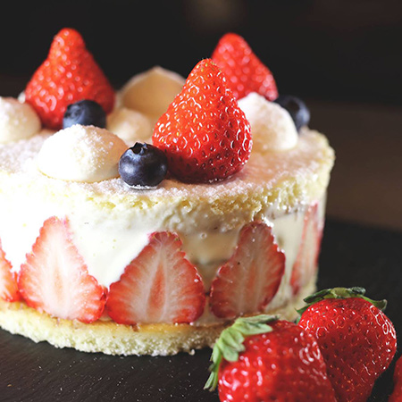 絢麗甜點~草莓幕斯蛋糕