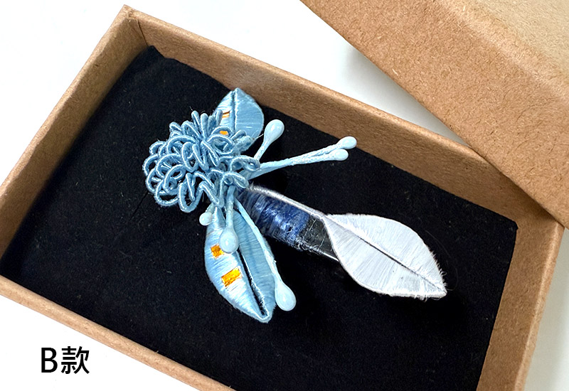 傳統紅春仔花(圓仔花)夾/胸針/髮梳 傳統紅春仔花(圓仔花)夾/胸針/髮梳