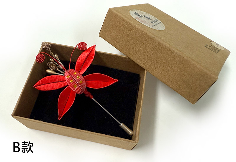 傳統紅春仔花(蝴蝶)夾/胸針/髮梳 傳統紅春仔花(蝴蝶)夾/胸針/髮梳