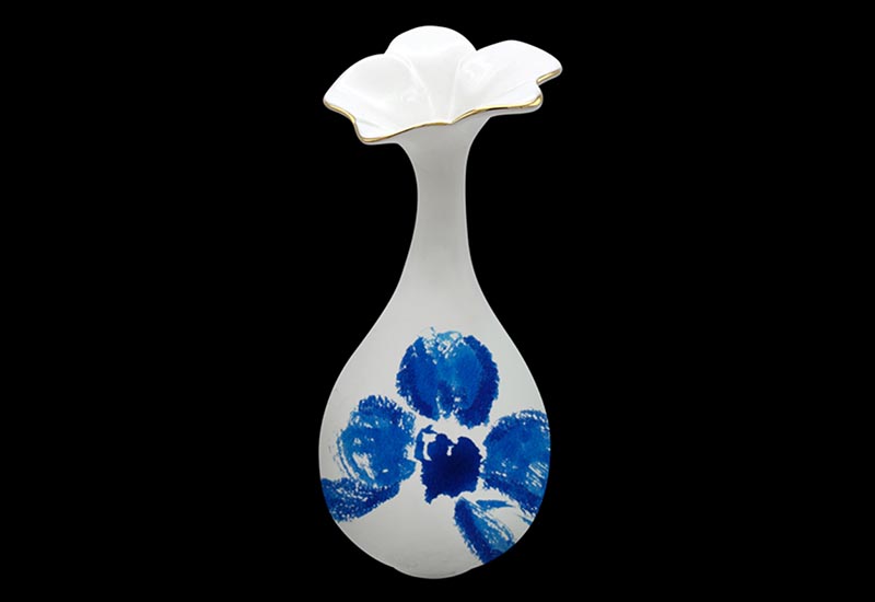 傑作陶 V38-藍染蝴蝶蘭花口膽瓶 微笑台灣MIT認証 青花瓷 花瓶花器 vase